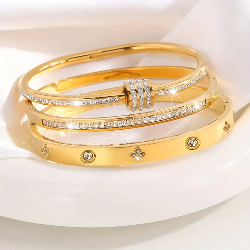 3-delige Goudkleurige Roestvrijstalen Armbandenset met Zirkonia – Elegant Design voor Dagelijks Gebruik & Feestelijke Gelegenheden