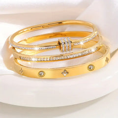 3-delige Goudkleurige Roestvrijstalen Armbandenset met Zirkonia – Elegant Design voor Dagelijks Gebruik & Feestelijke Gelegenheden