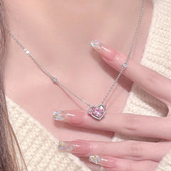 Zilverkleurige Ketting met Roze Hart – Luxe & Liefdevol Design