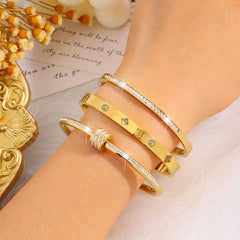 3-delige Goudkleurige Roestvrijstalen Armbandenset met Zirkonia – Elegant Design voor Dagelijks Gebruik & Feestelijke Gelegenheden