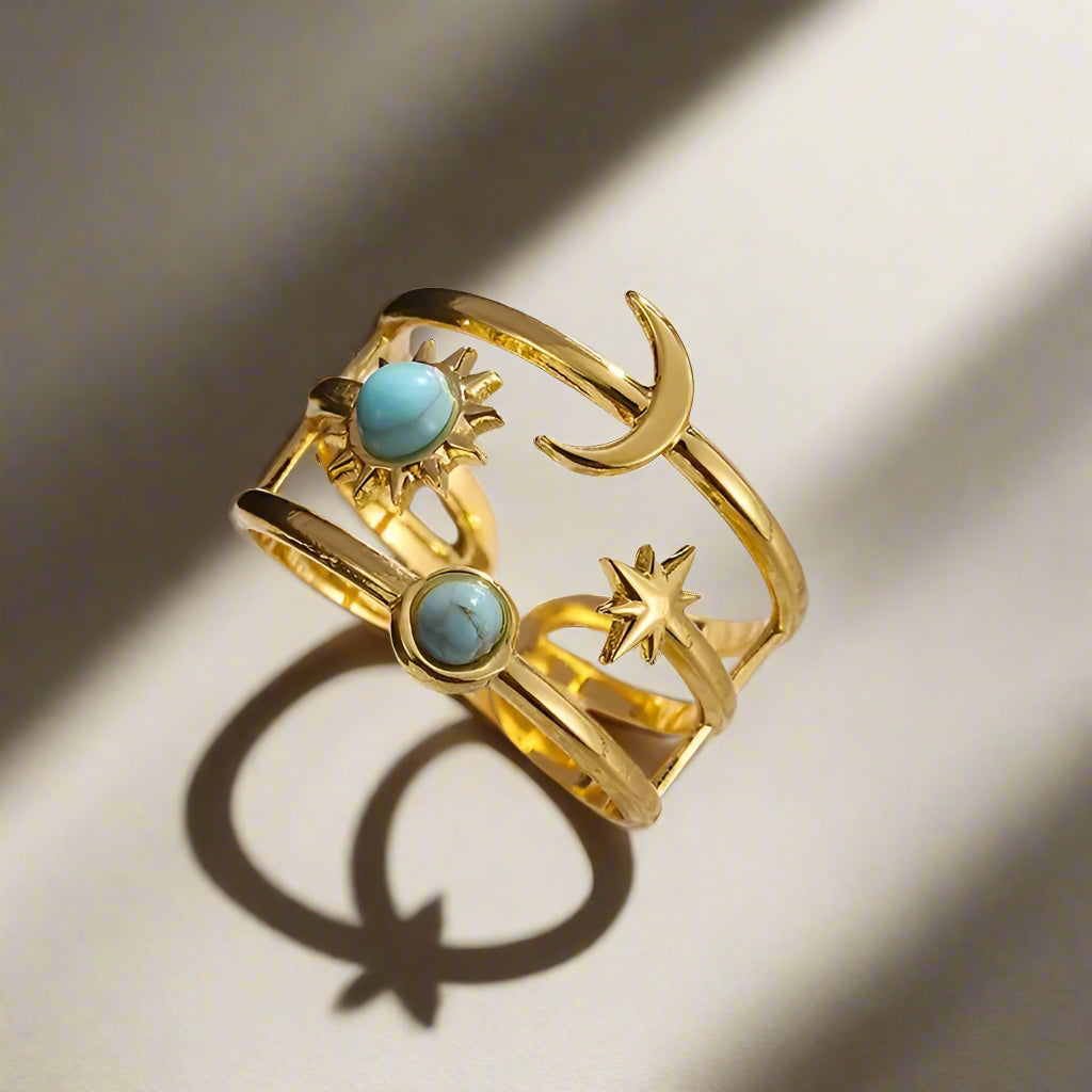 Gouden Verstelbare Ring met Zon, Maan & Ster – Roestvrij Staal met Turkoois Steen | Spirituele Damesring