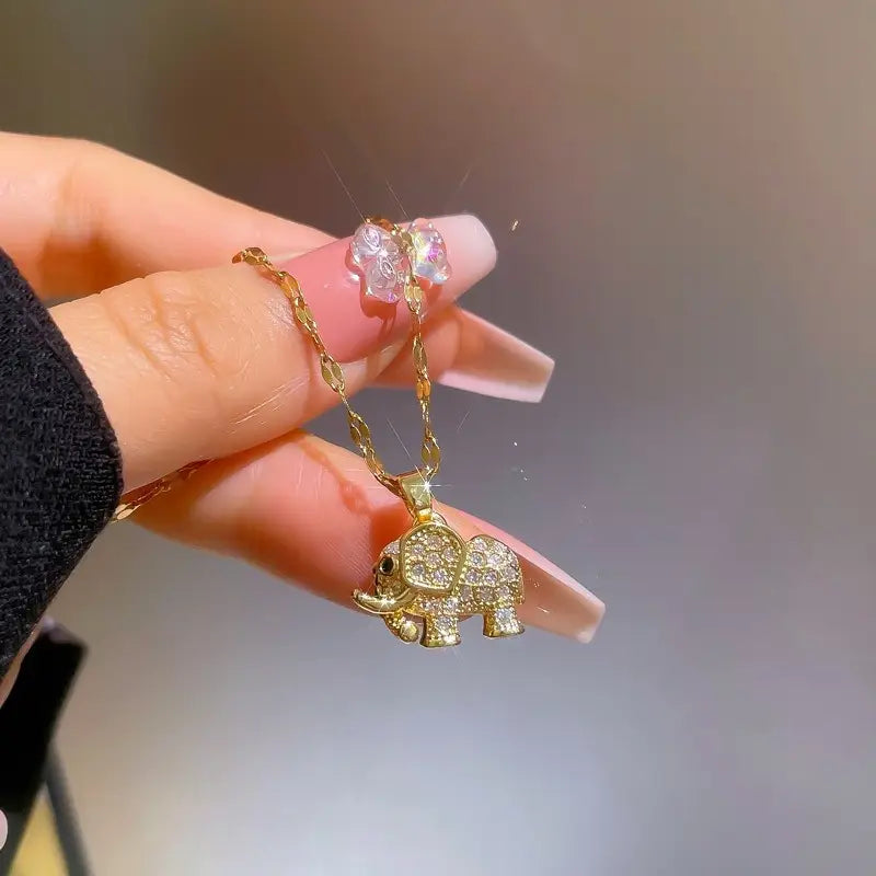 Goudkleurige Olifant Ketting met Strass – Roestvrijstalen Hanger met 18K Look