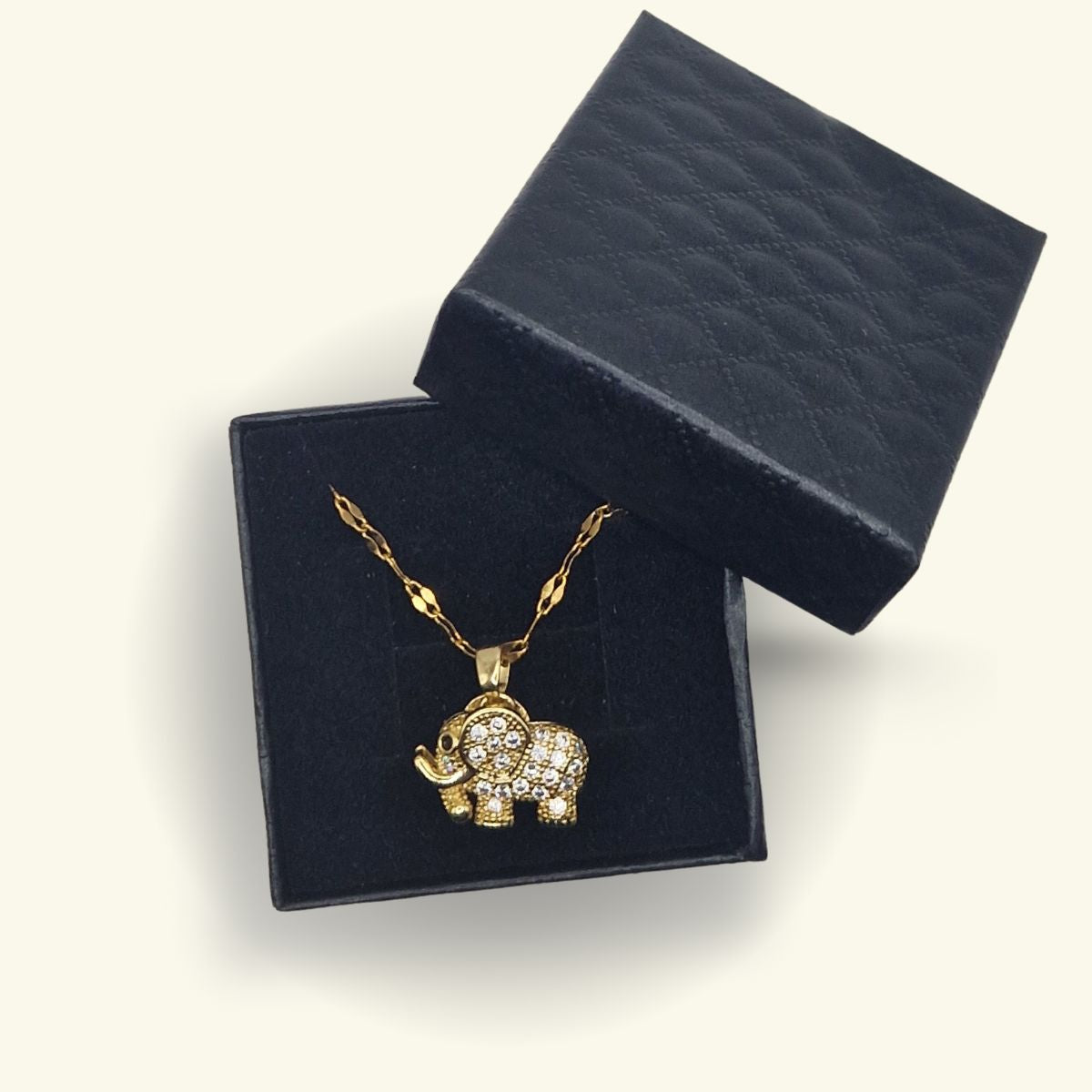 Goudkleurige Olifant Ketting met Strass – Roestvrijstalen Hanger met 18K Look